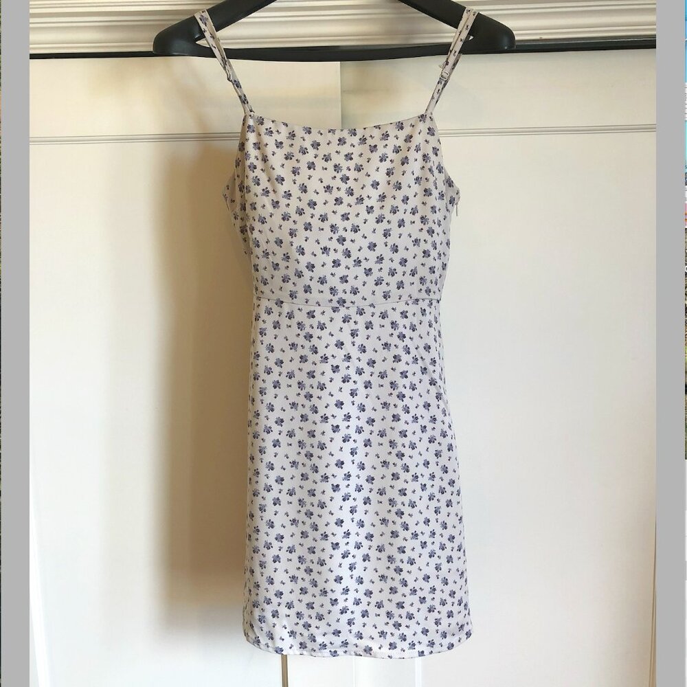Vacation planning_Brandy Melville - darling floral mini-sundress – S